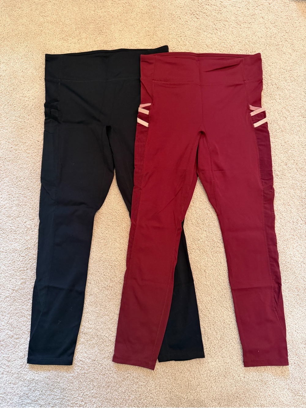 Fabletics Motion 365 Leggings - Black & Maroon - medium